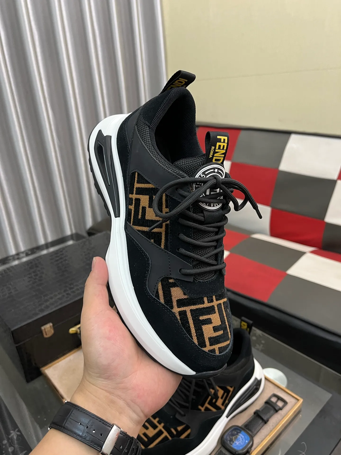 Men's shoes 💰458⌚️⌚️FENDI "FENDI" Regular size: 38-44 (casual shoes) Product materials: Selected cowhide upper, soft sheepskin lining; original outsole. 6️⃣colors available